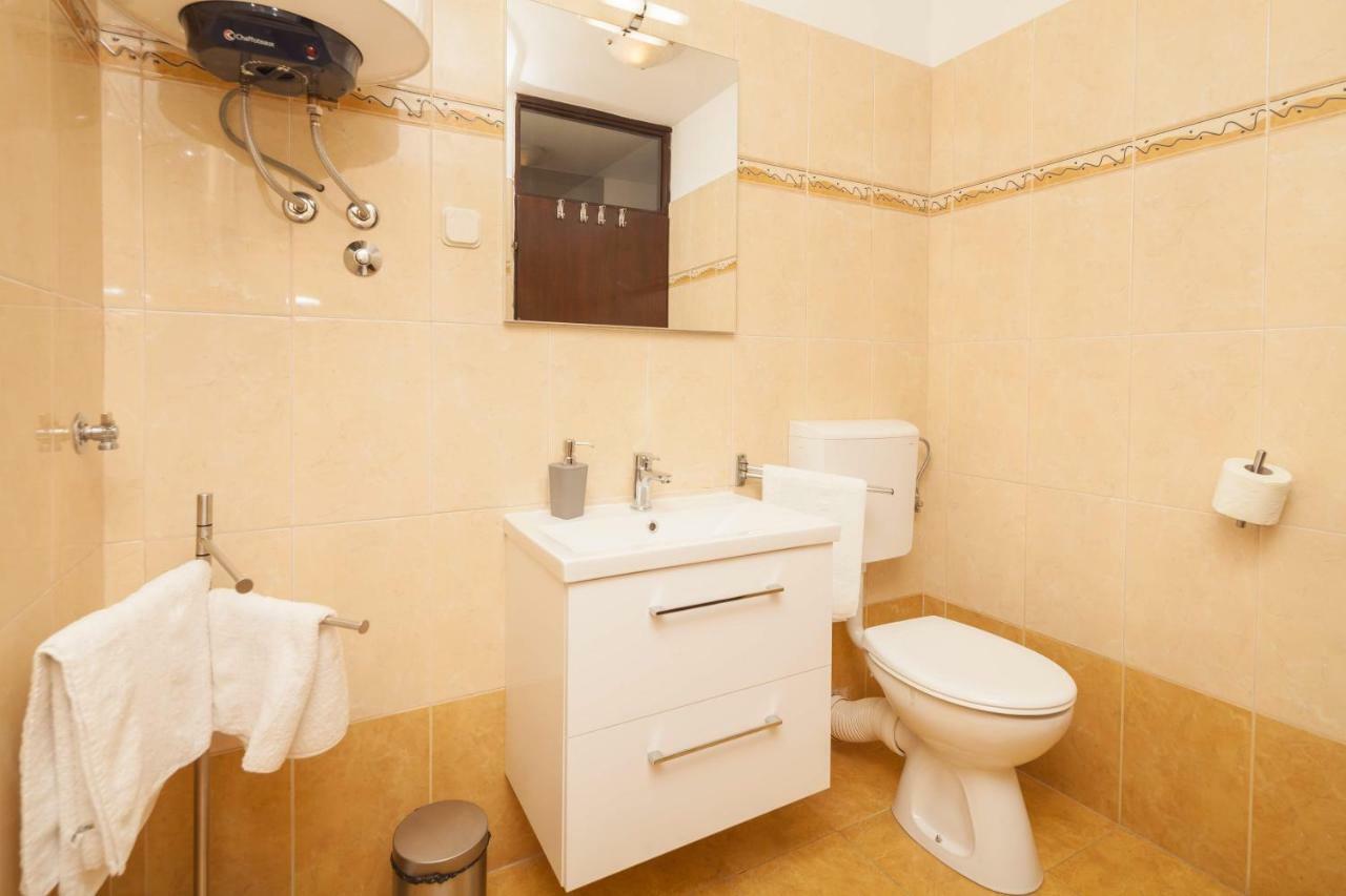 Apartman Ester Pula Luaran gambar